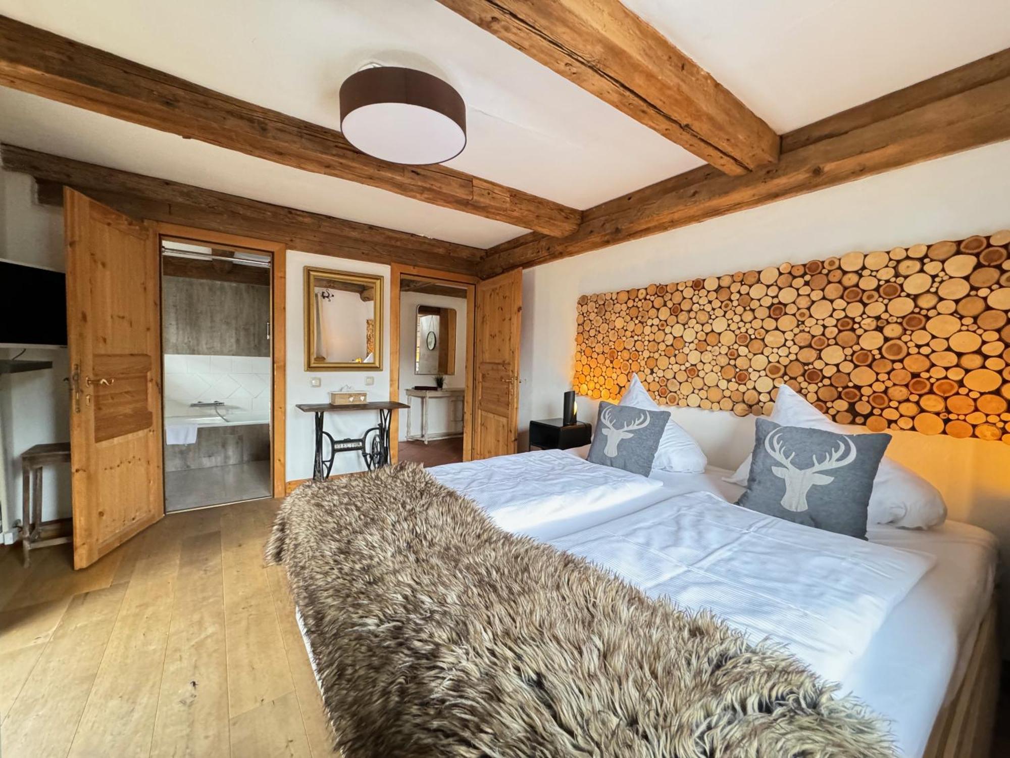 Belle Kitz By Belle Kitzbühel